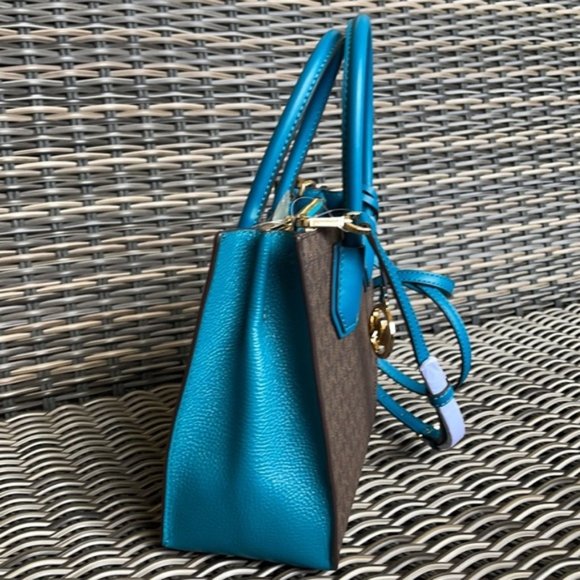 Michael Kors Mercer Medium Messenger Bag - Picture 10 of 16